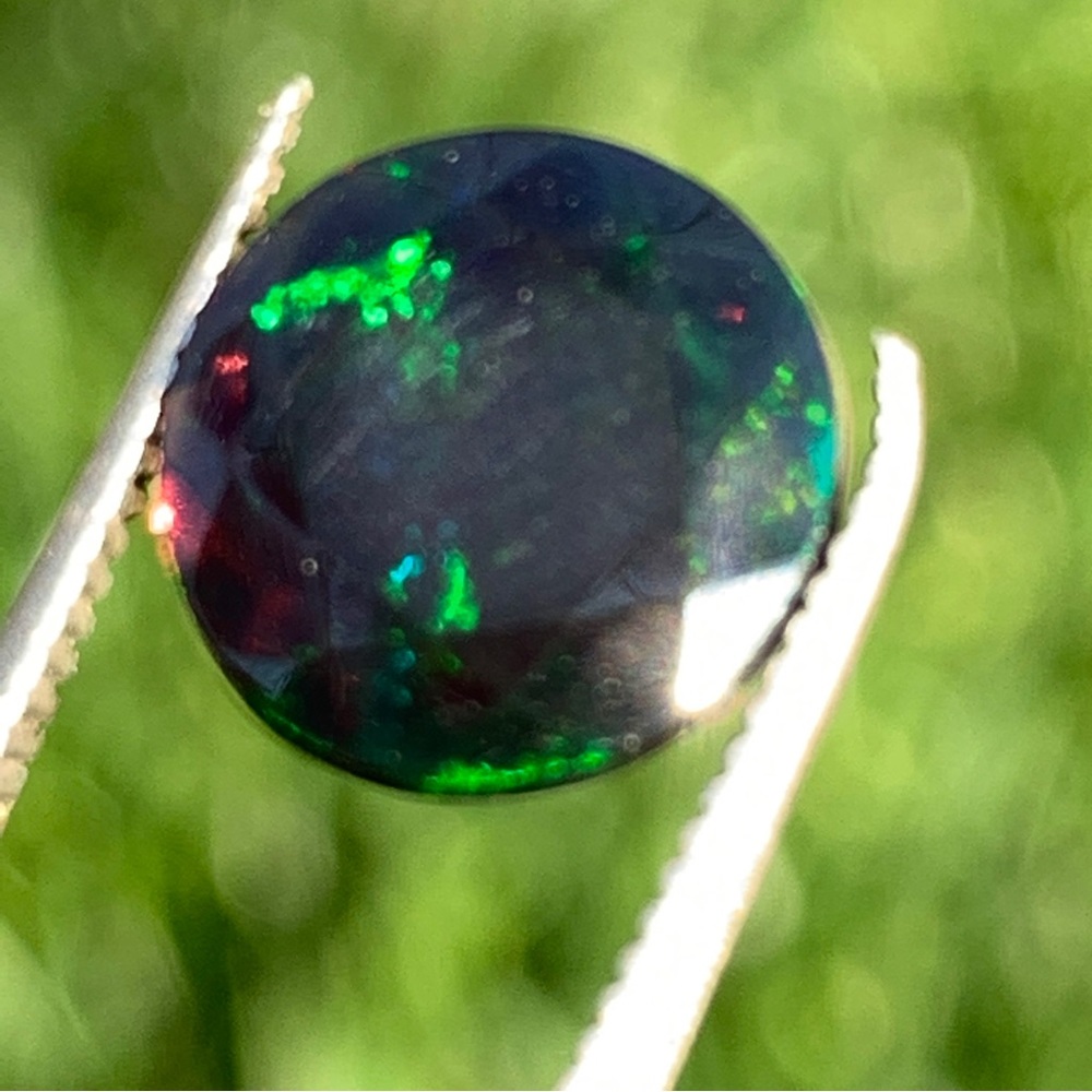 Natural 1.54 Cts Ethiopian Welo Faceted Smoked Opal - Picture 17 of 17